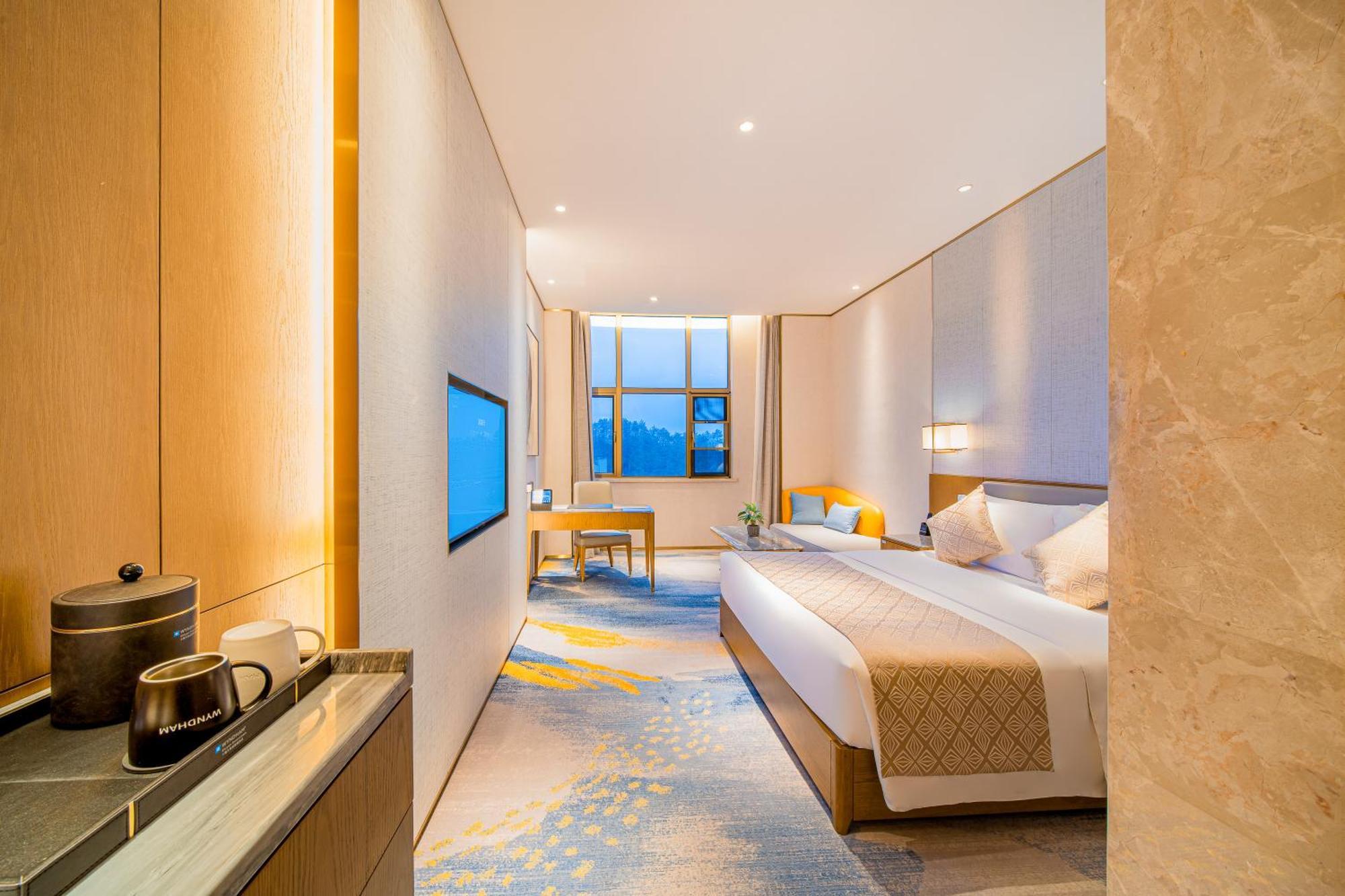 Wyndham Shiyan Downtown Hotel Exterior foto